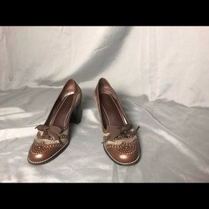 Beautiful, cute librarian pumps with wedge.